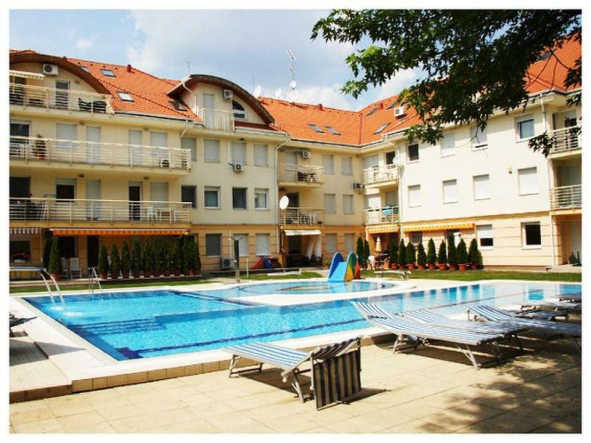Relax Beach Apartman Hajdúszoboszló Exterior foto