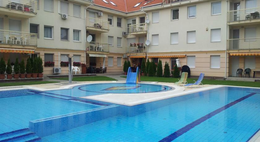 Relax Beach Apartman Hajdúszoboszló Exterior foto