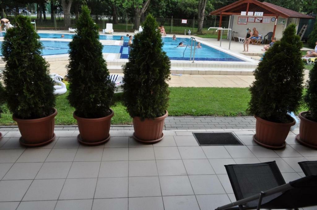 Relax Beach Apartman Hajdúszoboszló Exterior foto